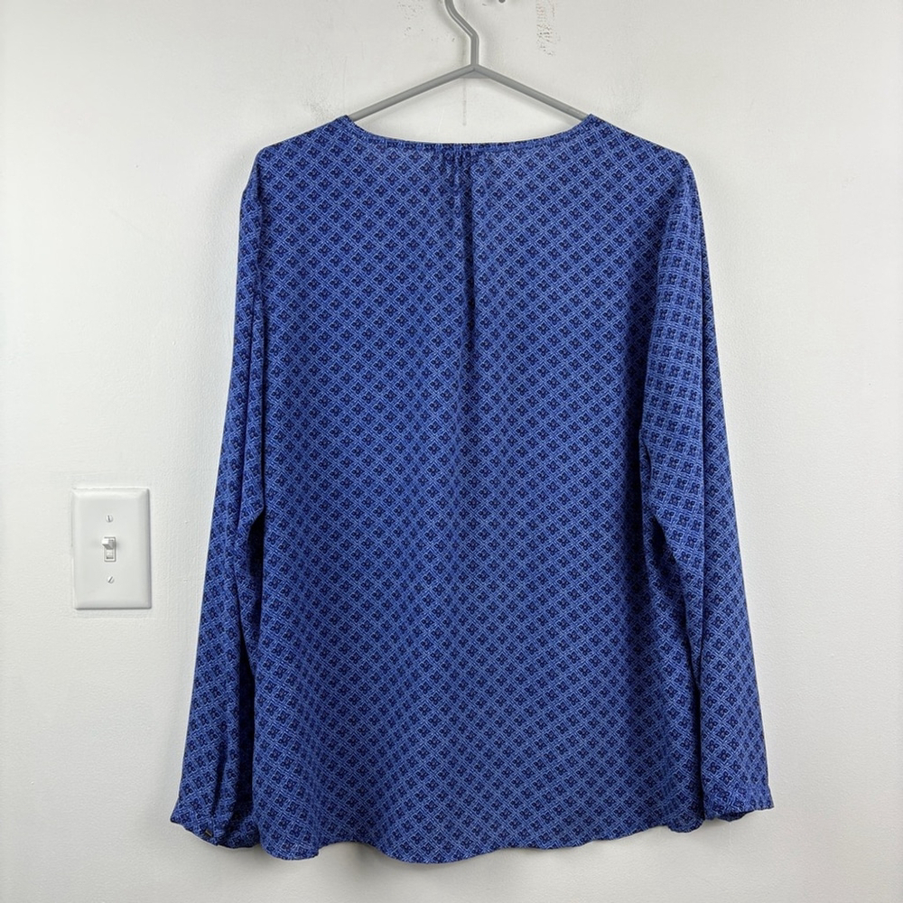 Smart Set Blue Patterned Flowy Blouse - Picture 7 of 7